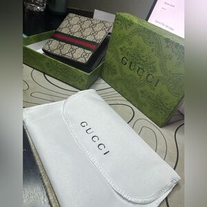 Brand new Gucci wallet for men